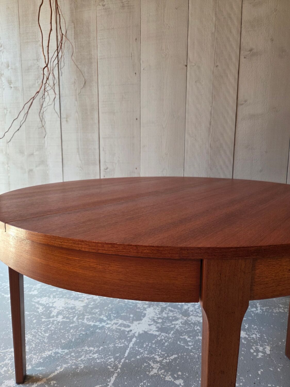 Scandinavian table