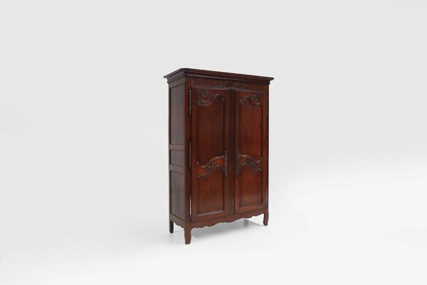 Grande armoire de mariée antique française sculptée de style Louis XVI, 1850