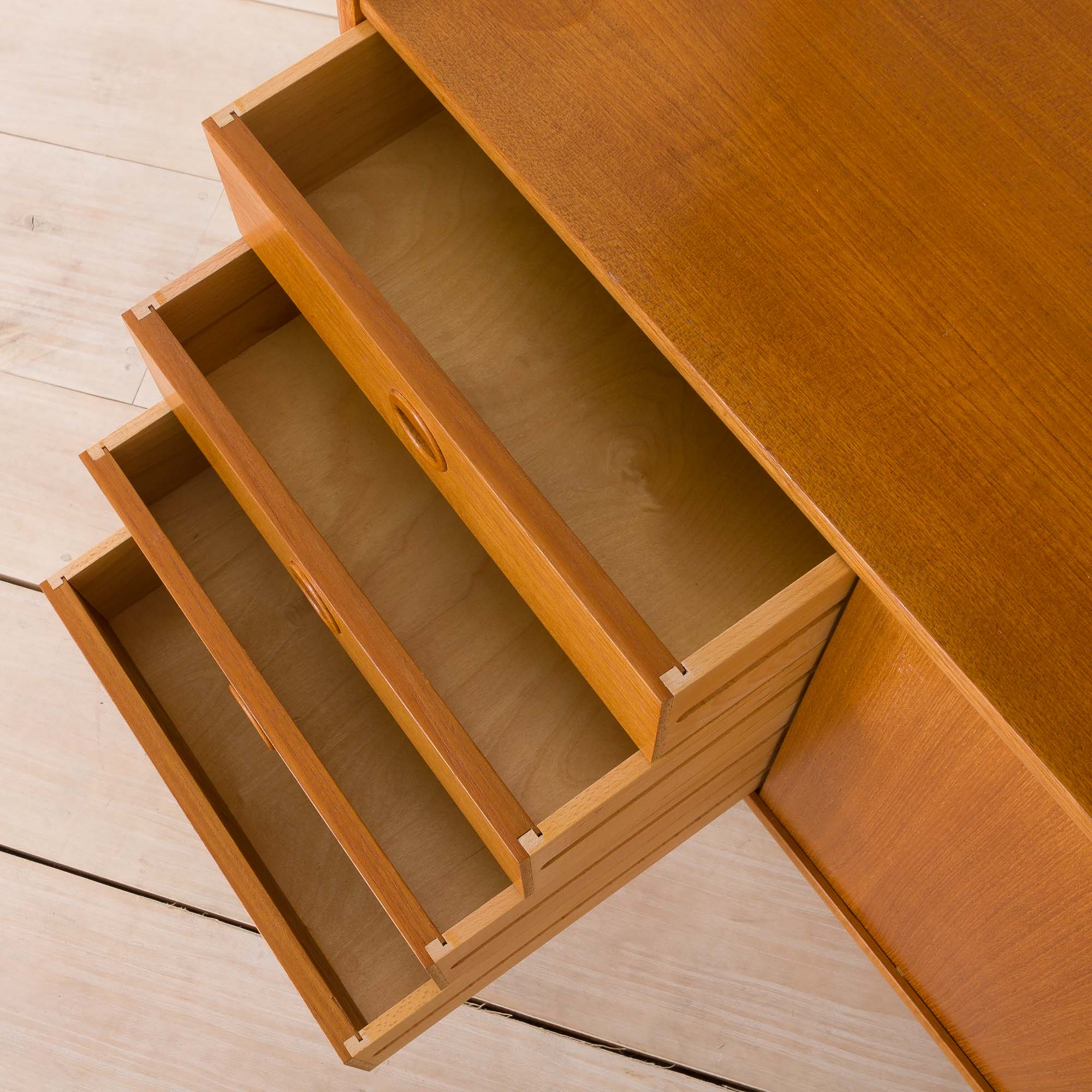 Scandinavian free standing shelving system Ergo wall unit by John Texmon and Einar Blindheim, 60s