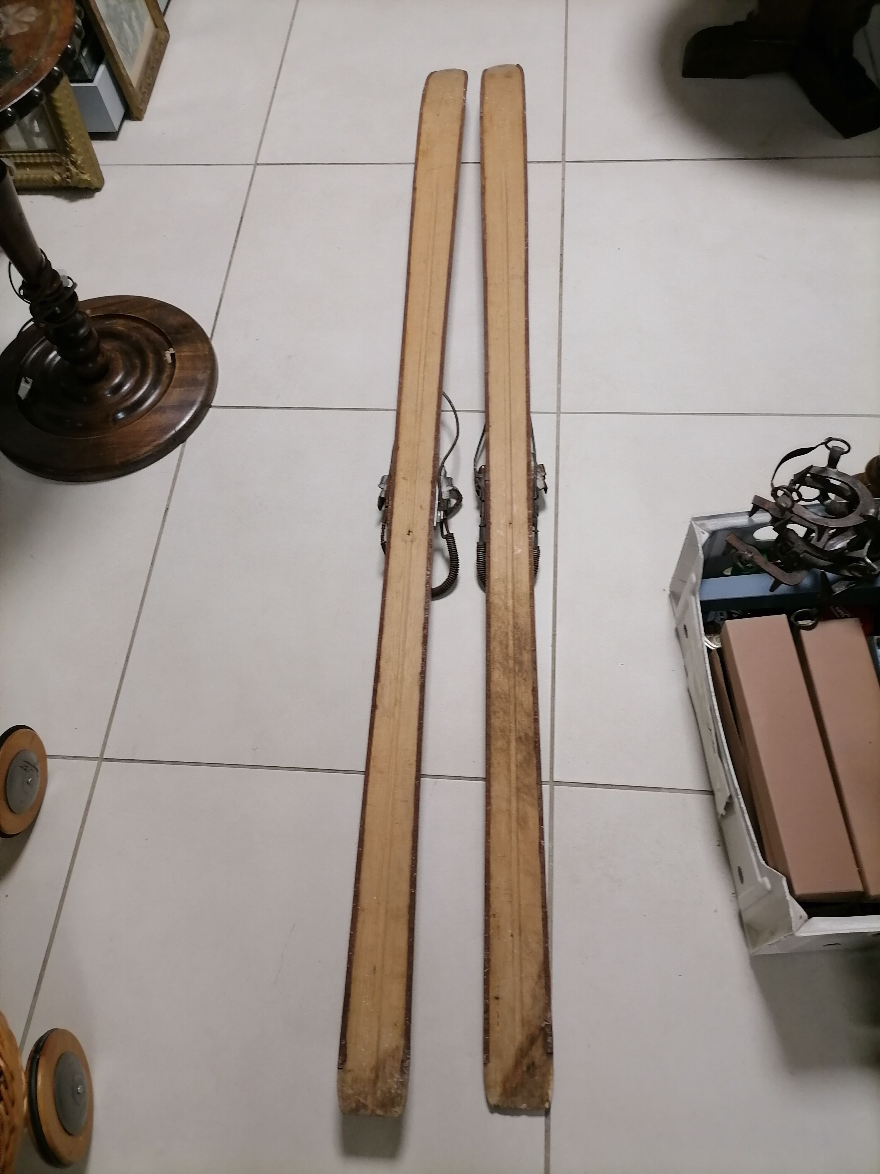 Pair of skis Chambéry Excella