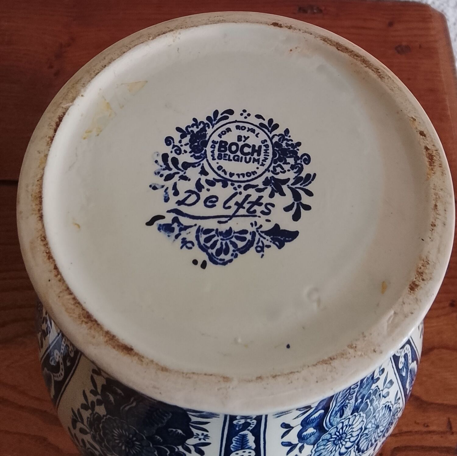 Vase with lid by Boch Delfts