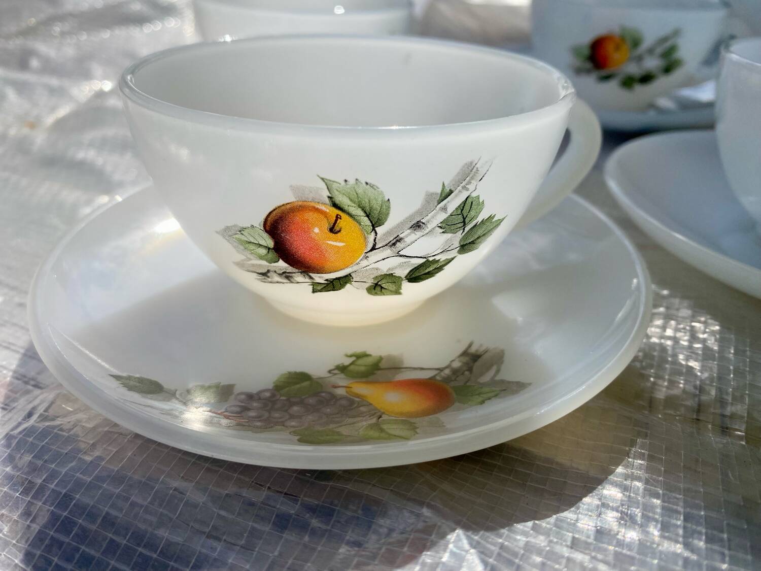 Arcopal Fruit of France Vintage Mugs