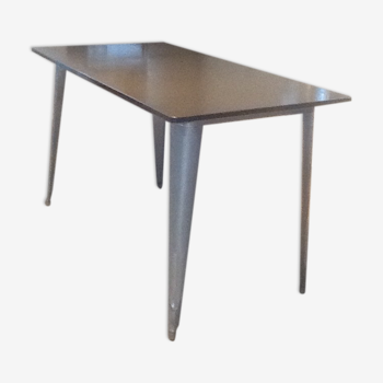 Tolix galvanized feet table, concrete tray