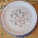 Lot de 24 assiettes en faïence et 2 plats - décor fleur