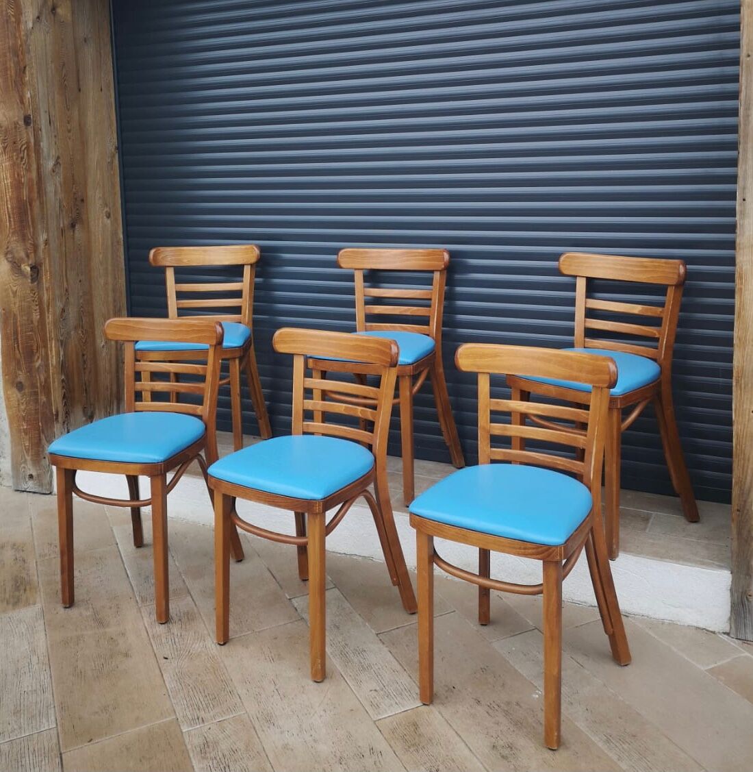 Lot de 24 chaises de bistrot restaurant vintage