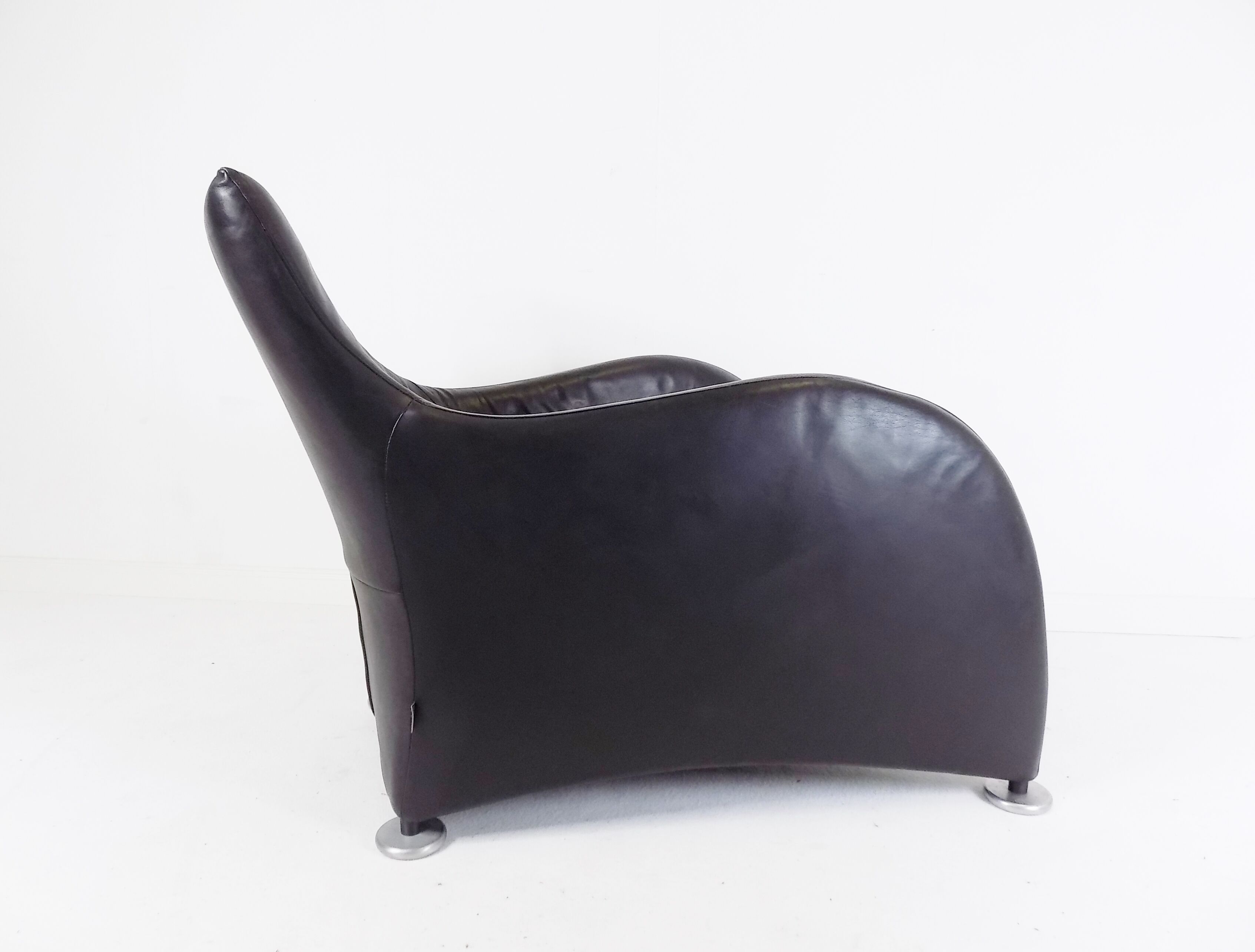 Montis Loge leather armchair with ottoman by Gerard van den Berg