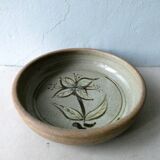 Dish hollow stoneware flower decoration, signed, 70 years