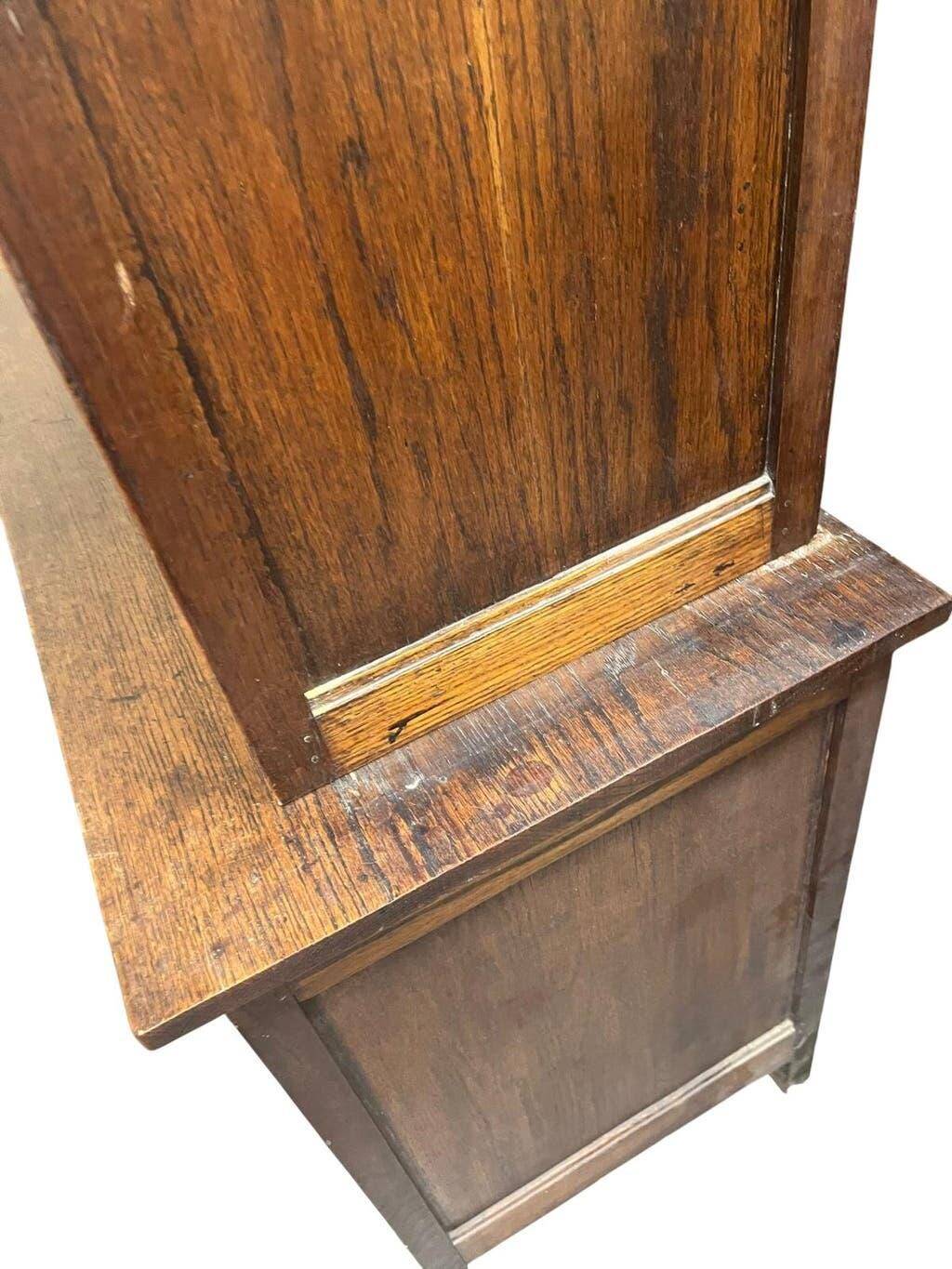 XL vintage display cabinet in wood, very tall, with embossed glass.