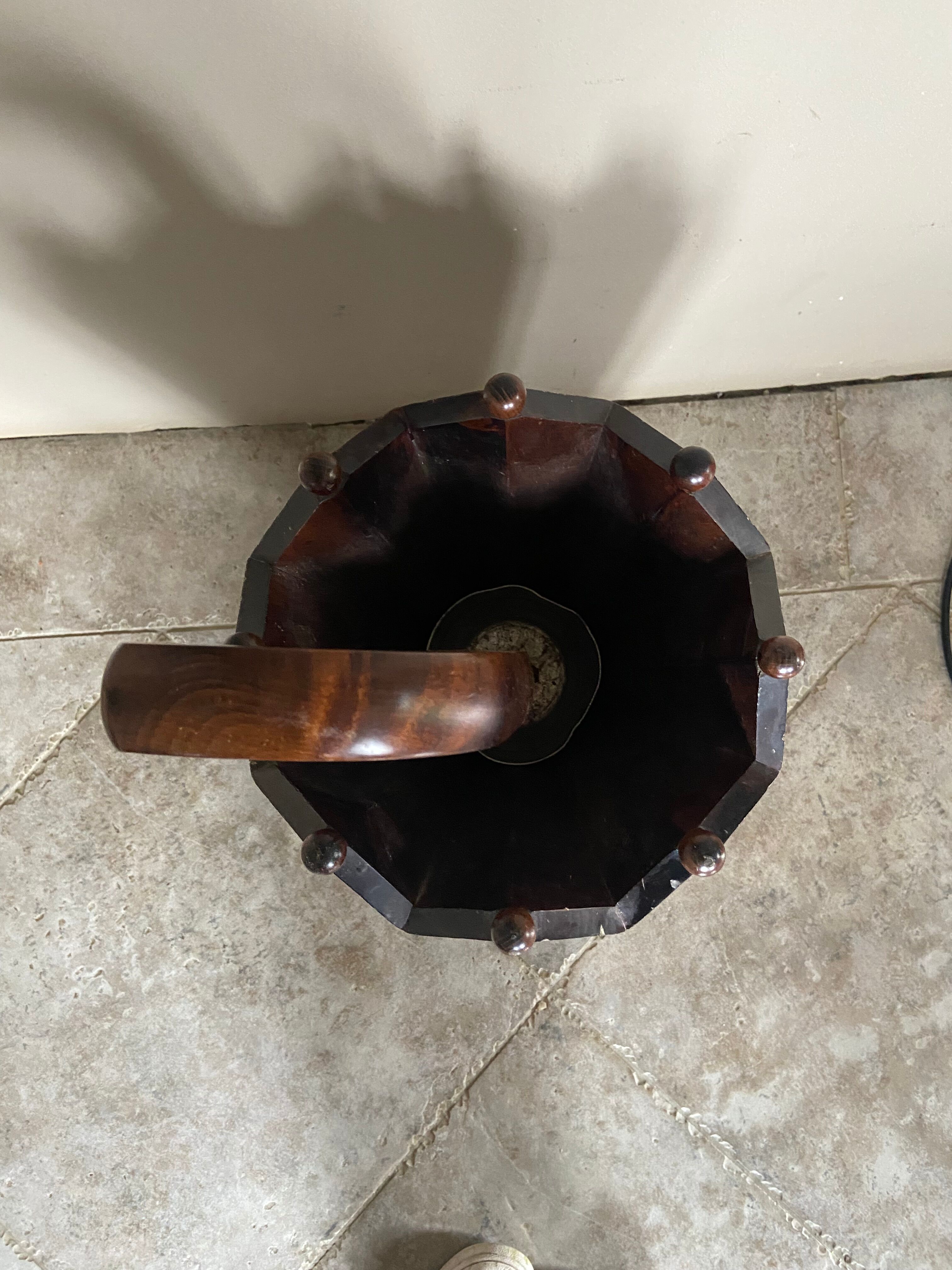 Wooden umbrella holder 30-40s umbrella design