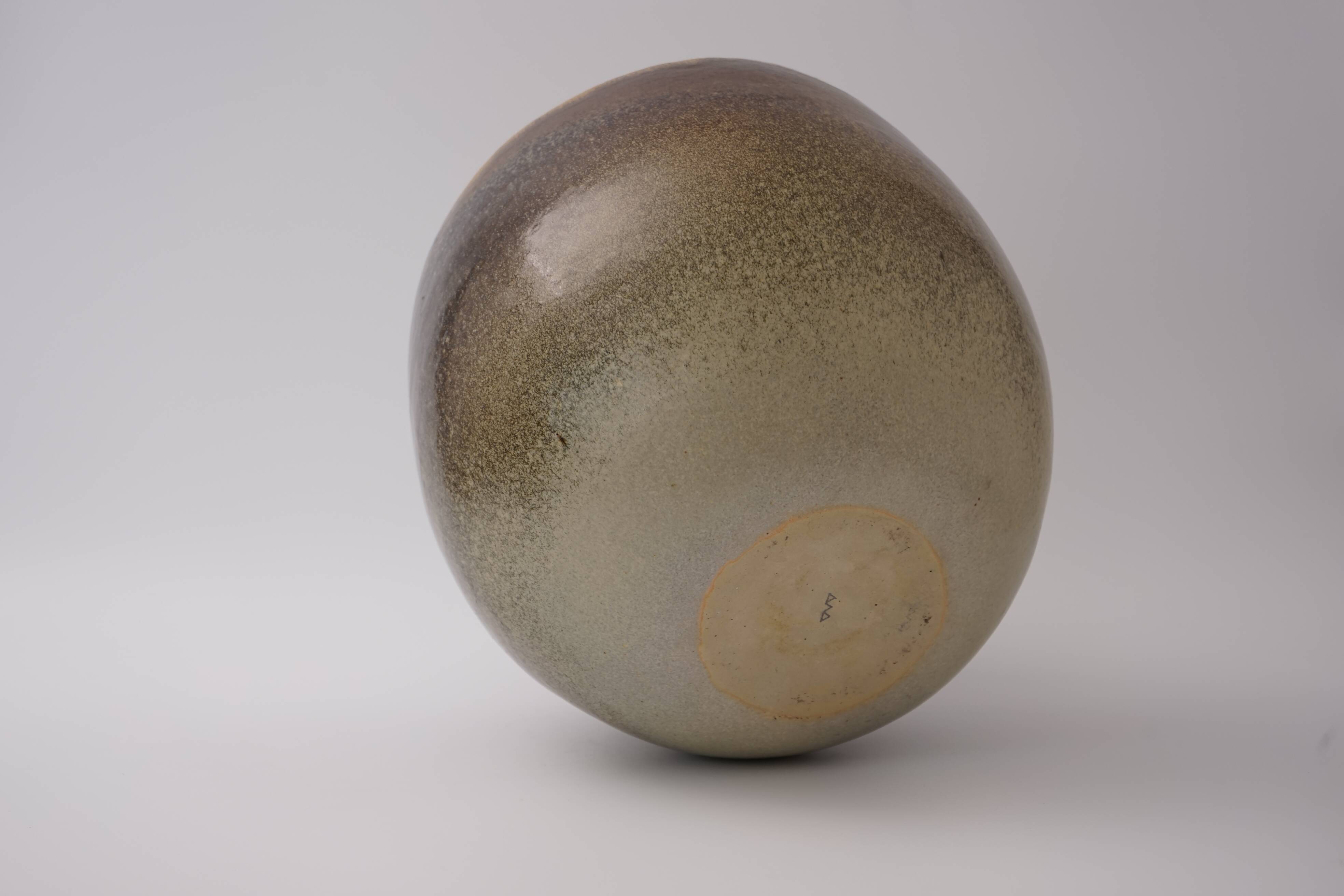 Large studio ceramic bowl by Sabine Jeck