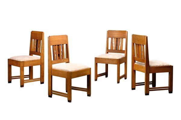 Chaises de salle à manger Art Déco néerlandaises de l'École d'Amsterdam en chêne et tissu clair.