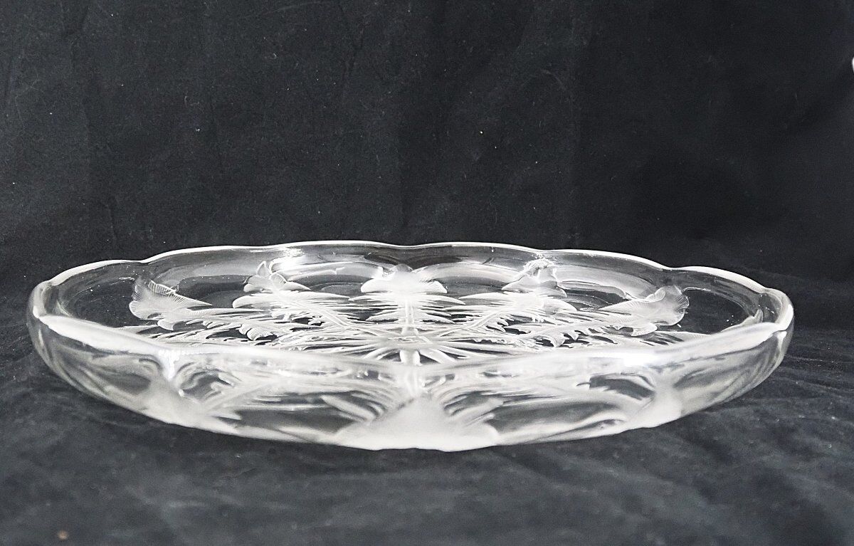 Dandelion cup signed Lalique VDA, glassware from Alsace