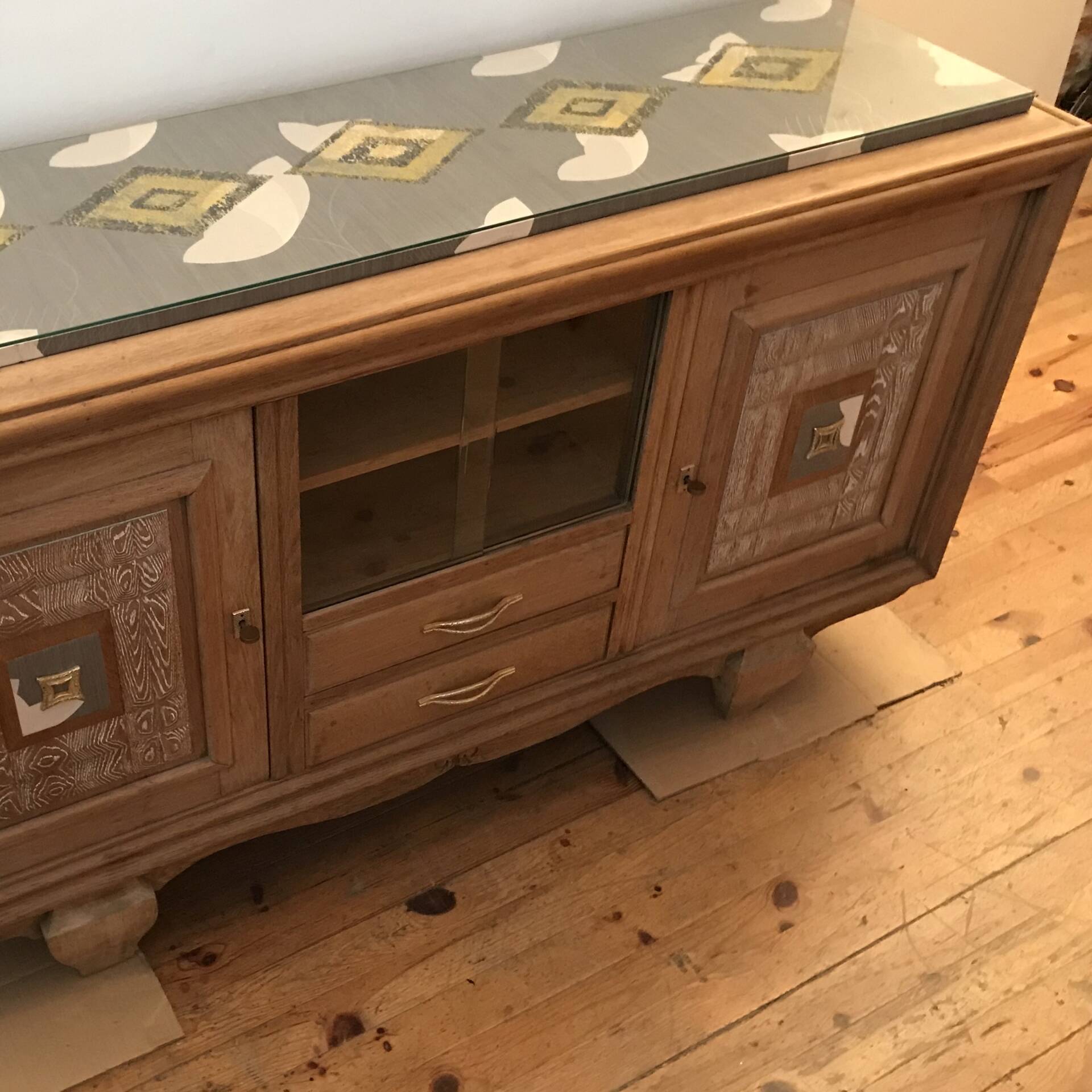 Buffet from the 1940s-50s inspired by Art Deco