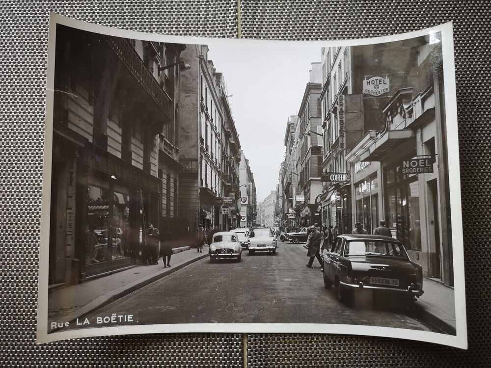 Photograph 18x24cm - Black and white silver print - Paris - Rue de la Boétie - 1950s-1960s