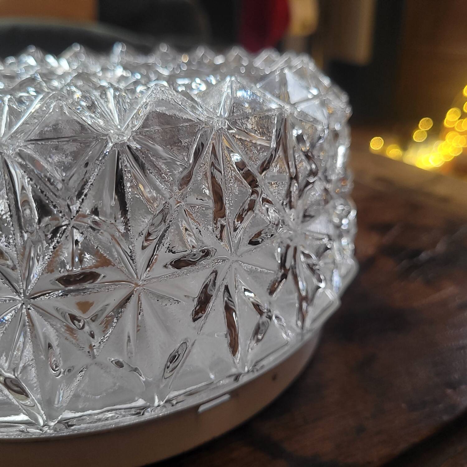 plafonnier verre moulé et métal blanc circa 1970