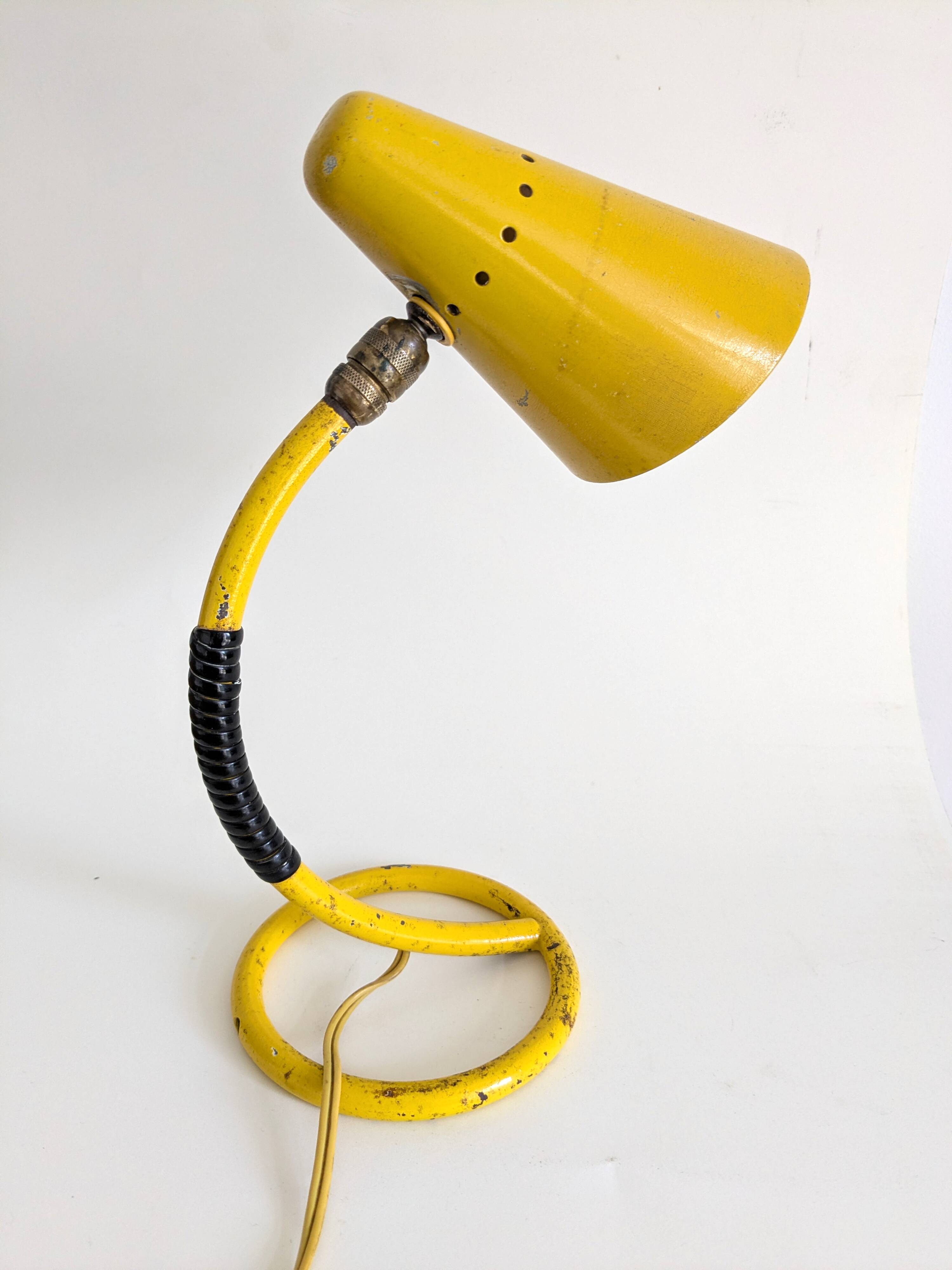 Yellow table lamps from the 1950s "scoubidou".