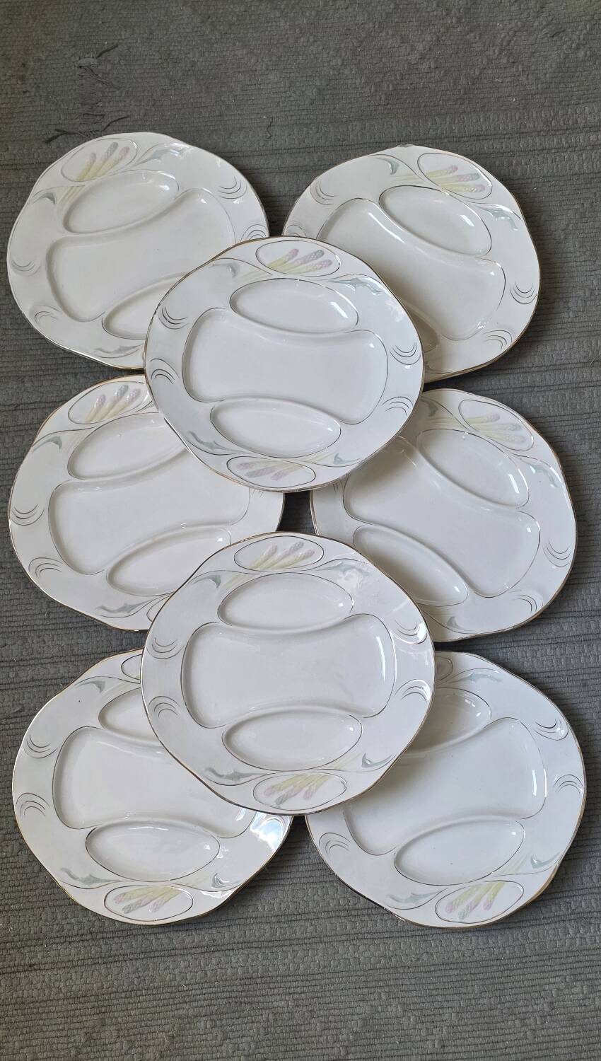 Art Nouveau majolica asparagus plates