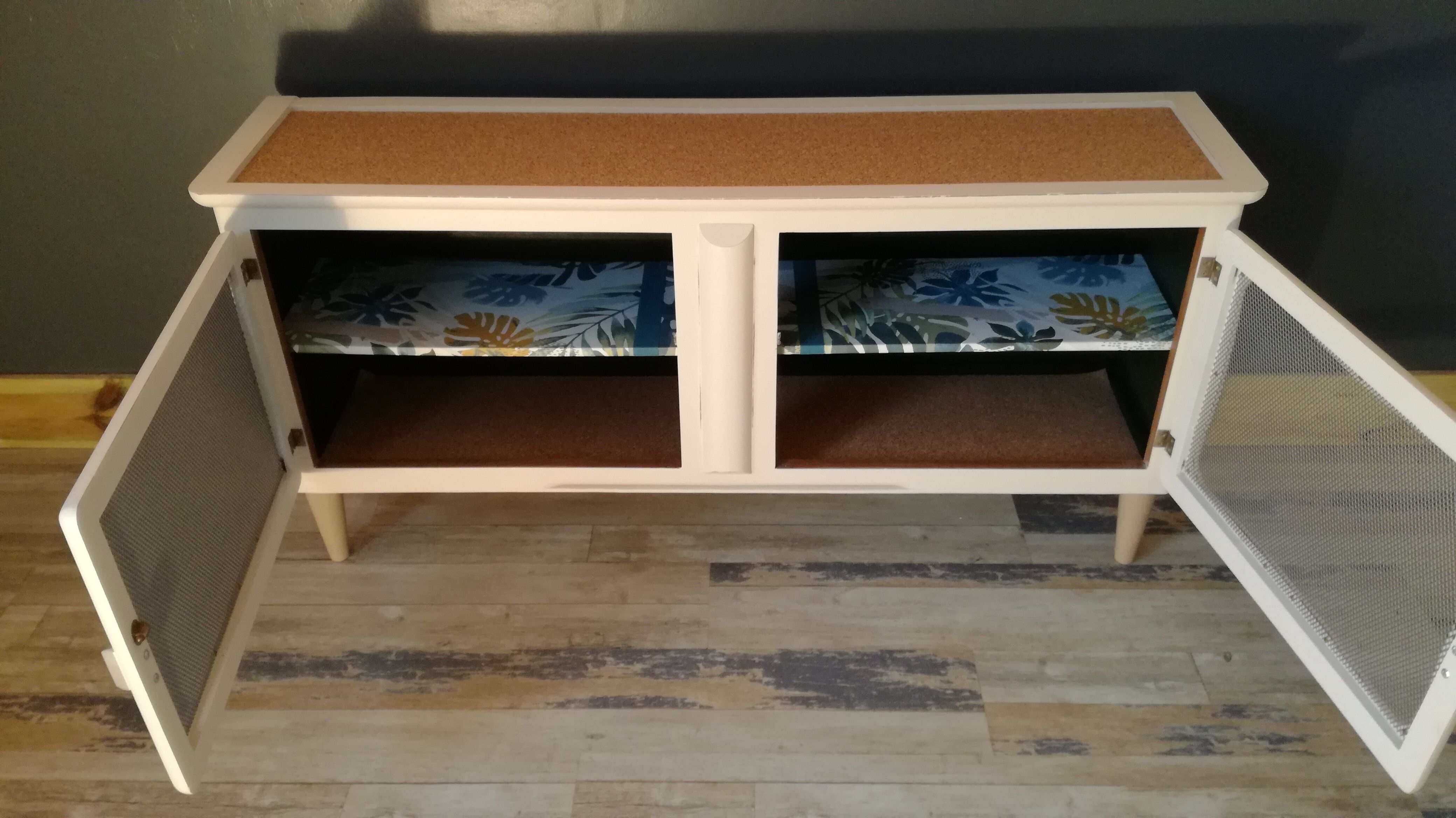 Mado beige vintage sideboard with a new look