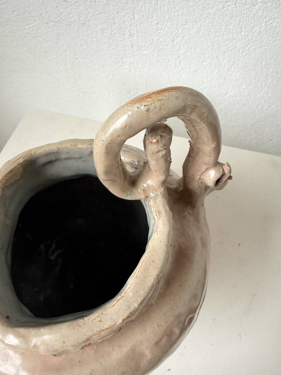 Ceramic bowl with ram heads