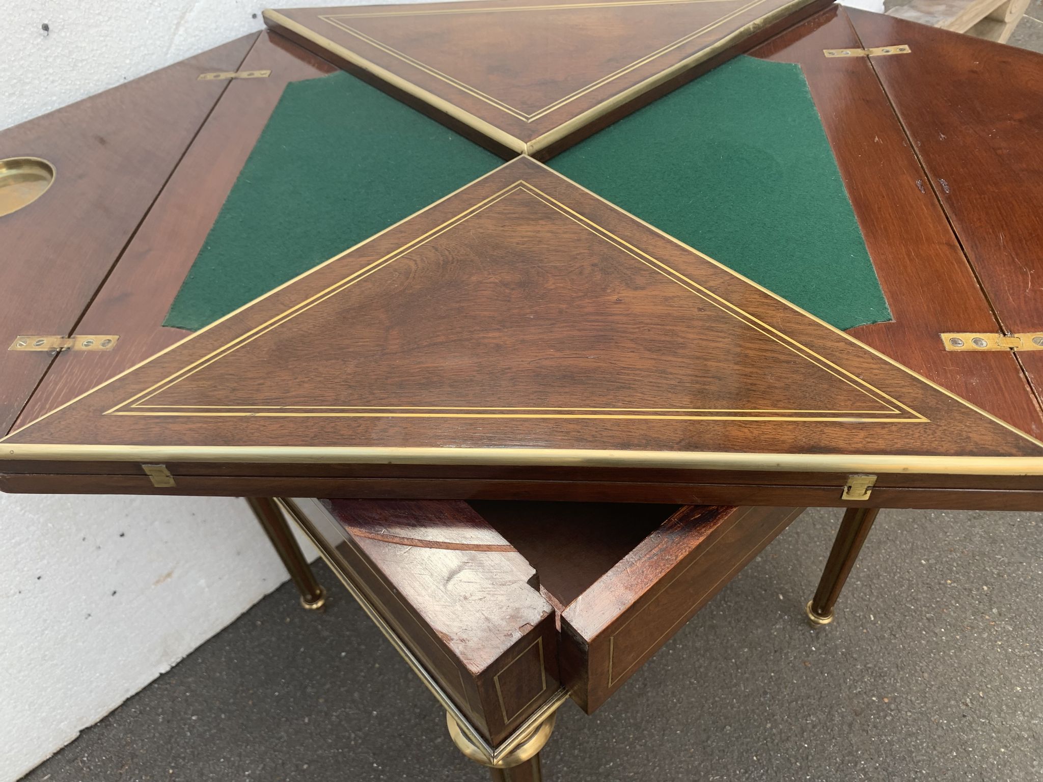 Table for games "Handkerchief" Napoleon III mahogany and brass fillet XIX century
