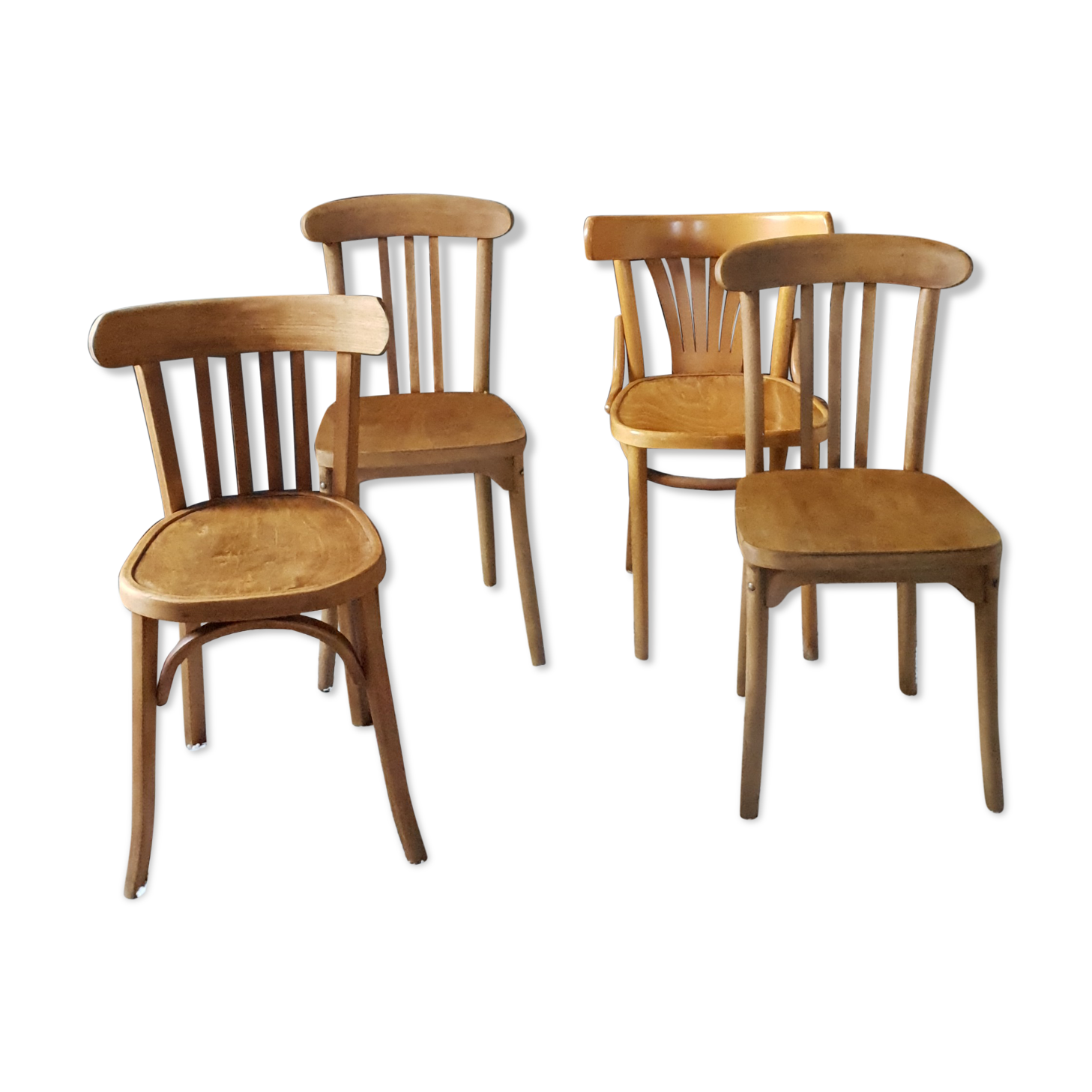 Suite de quatre chaises bistrot