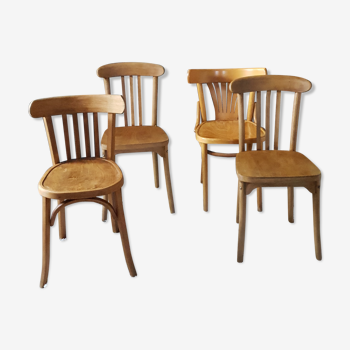 Suite de quatre chaises bistrot