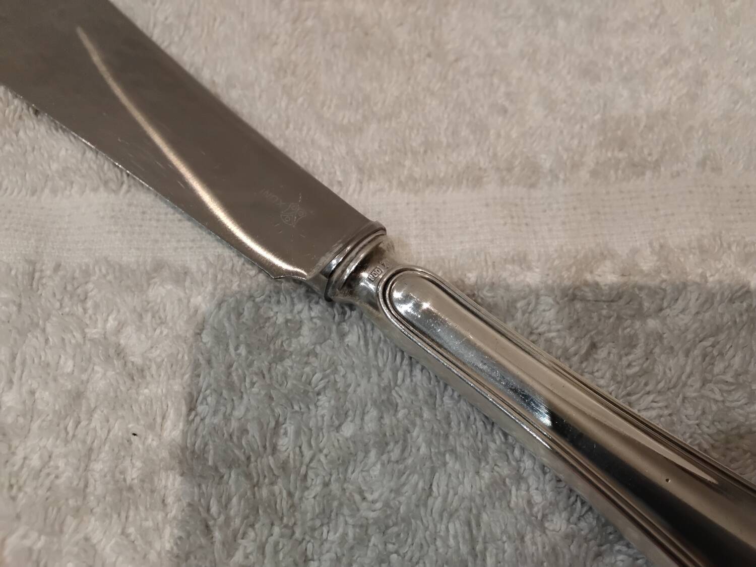 Couteau de service pour gateau manche argent 800 suisse Jezler filet