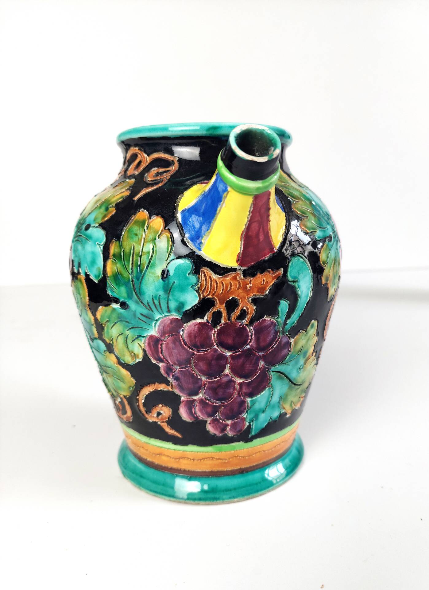 Lot of vases and carafes in earthenware and ceramic.