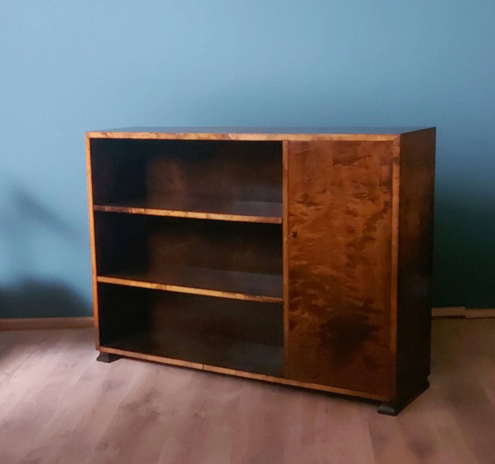 Commode/armoire en noyer, années 1950