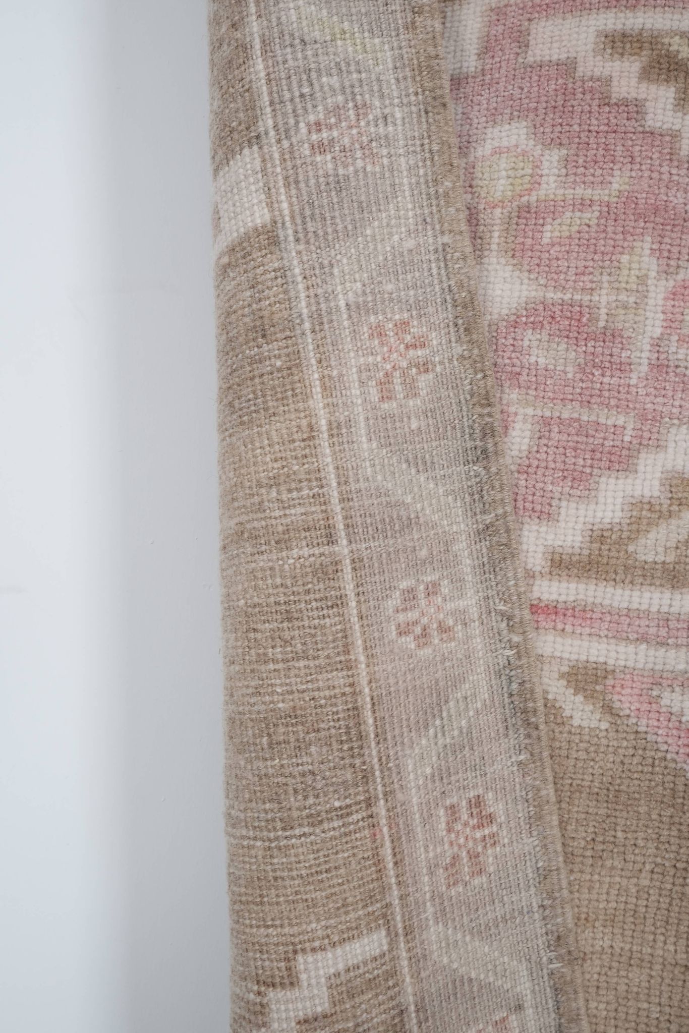 Vintage Taupe Pastel Turkish Karapinar Rug 4'10'' x 8'1''