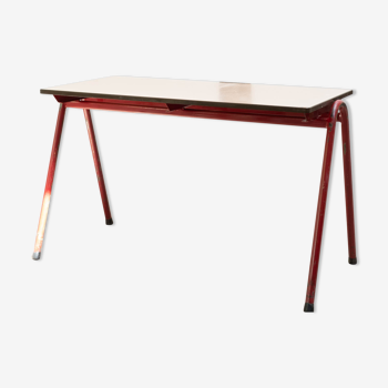 Bureau piètement métallique rouge carmin