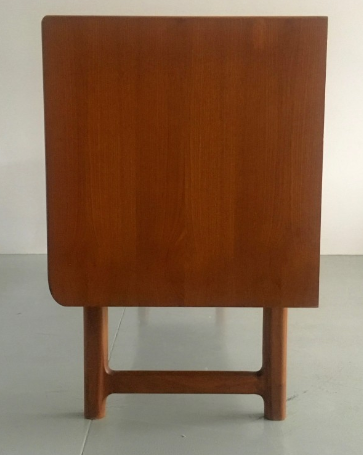 Row A. H. McIntosh Co Ltd of the Kirkcaldy Scotland