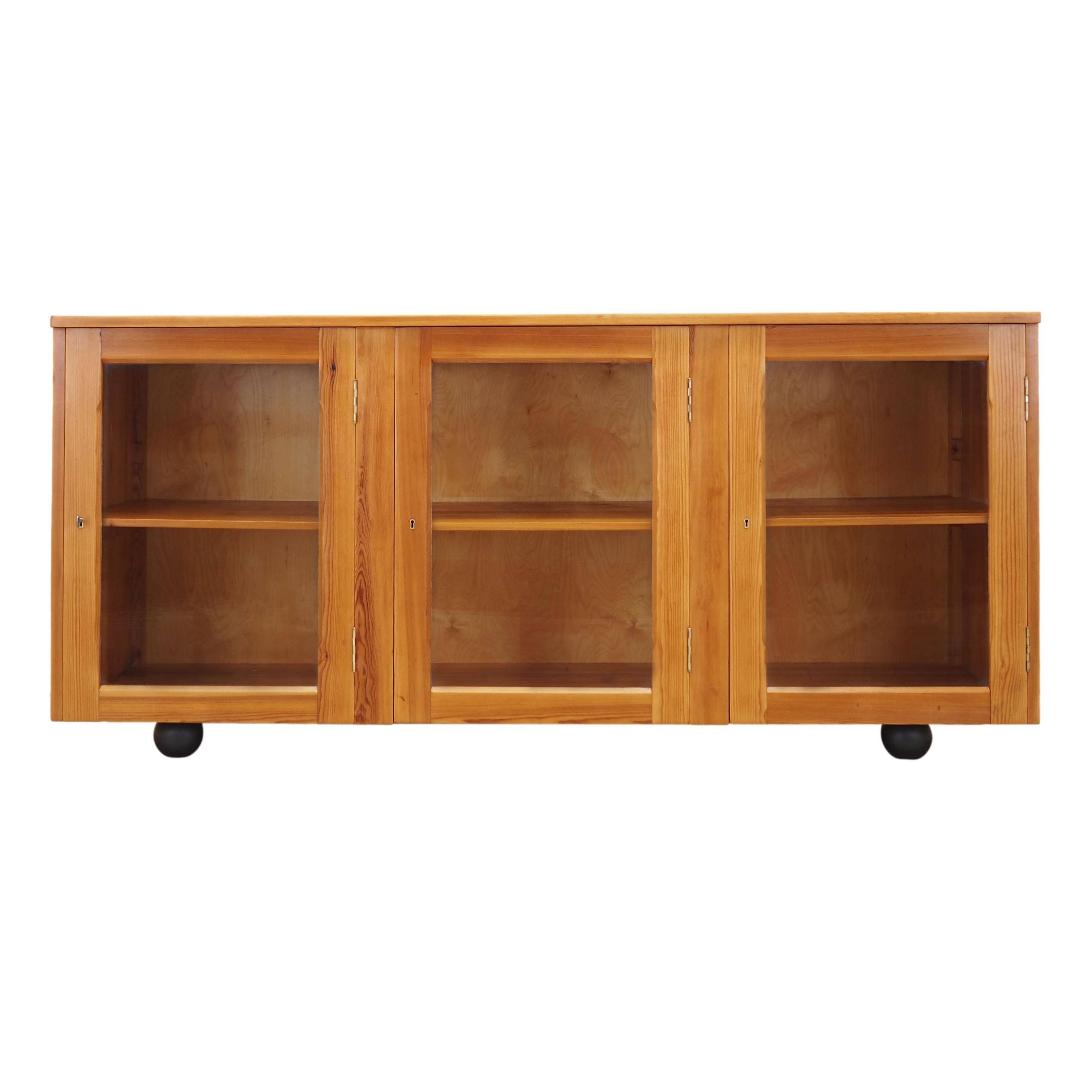 Pine showcase, Danish design, 1980s, production: Denmark