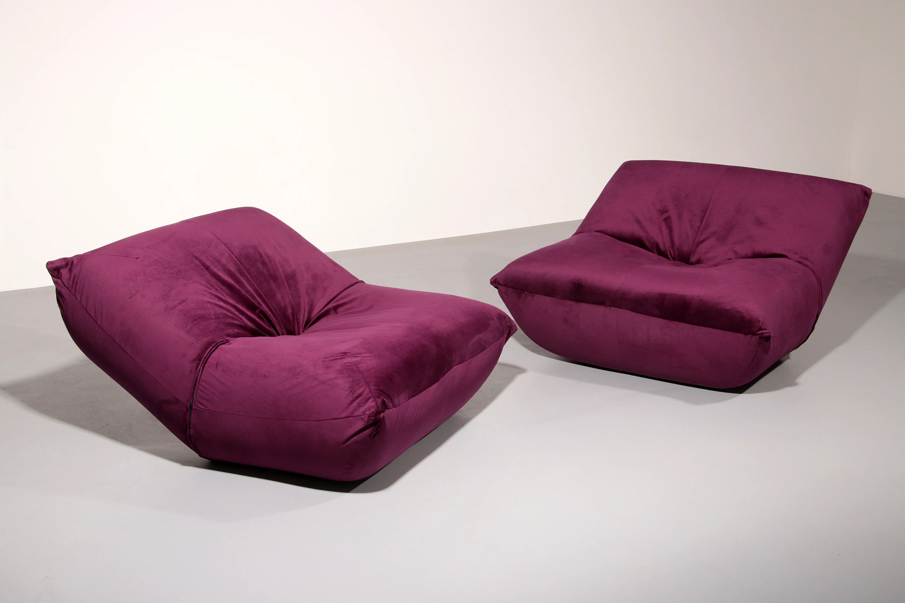 Purple Papillon lounge chairs by Guido Maria Rosati for Giovannetti, mind condition