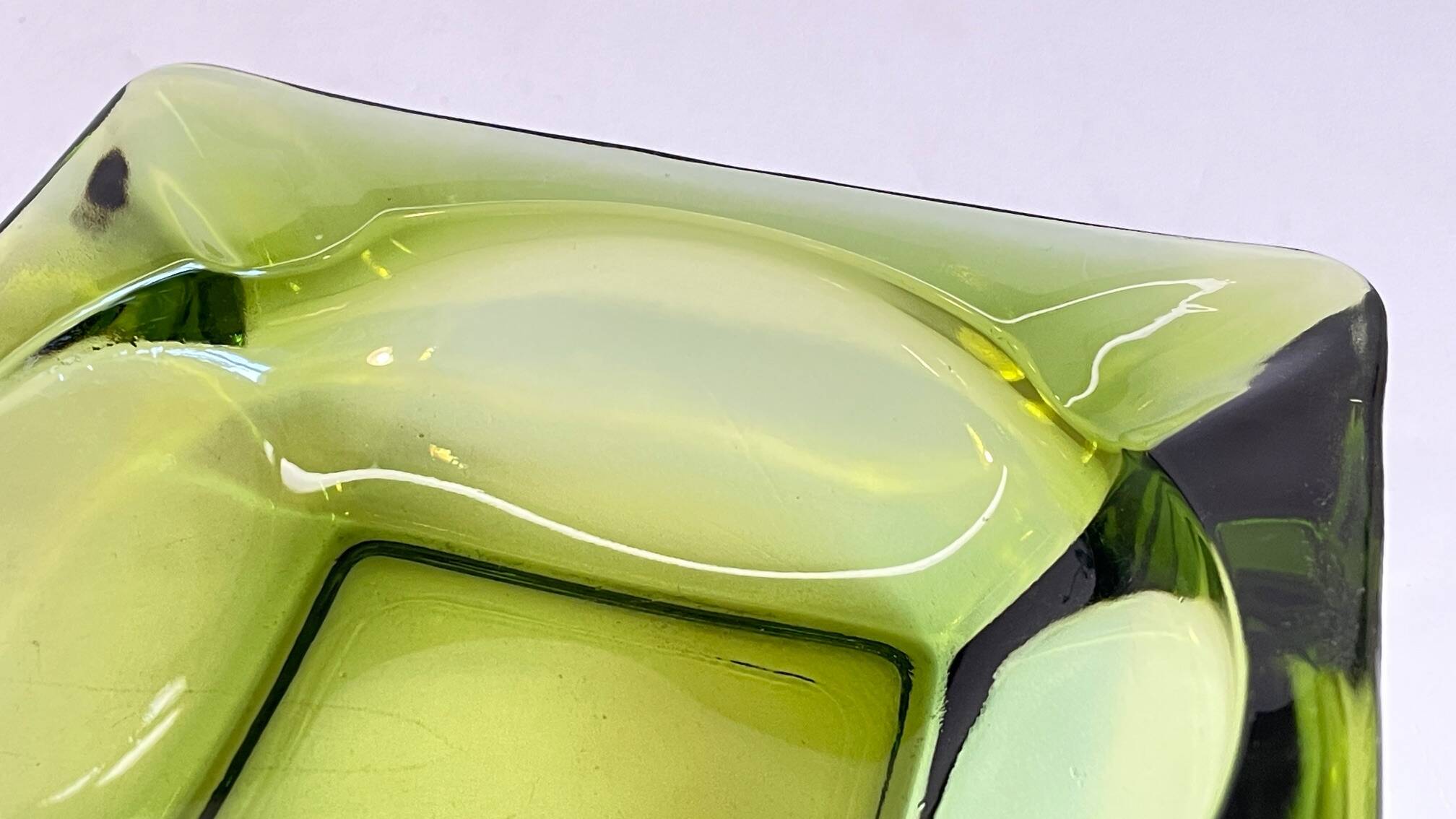 Cendrier, vide-poche en verre vintage