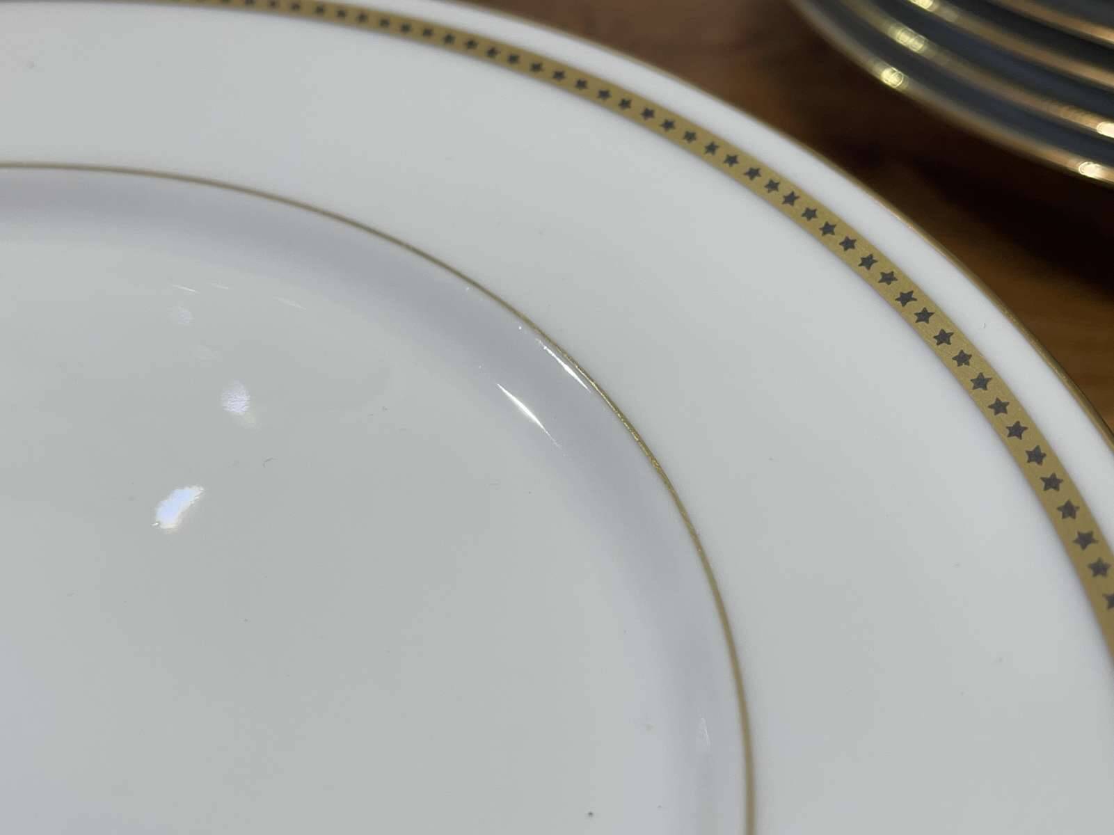 Service en porcelaine de Limoges - 107 pièces - années 1960