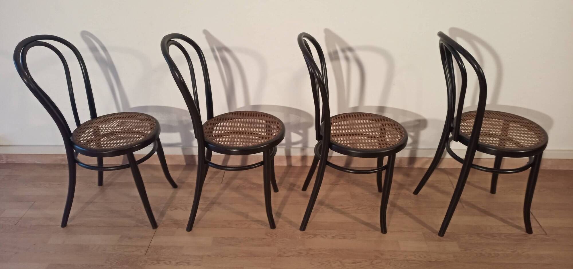 Chaises de salle à manger en hêtre courbé dans le style de Thonet, Italie, lot de 4