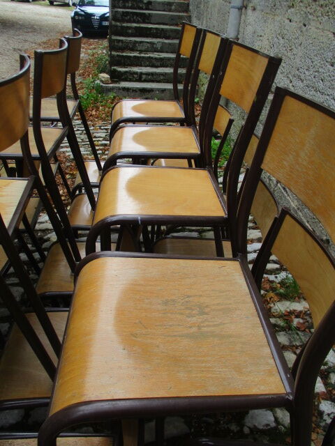Lot of 40 school chairs 60