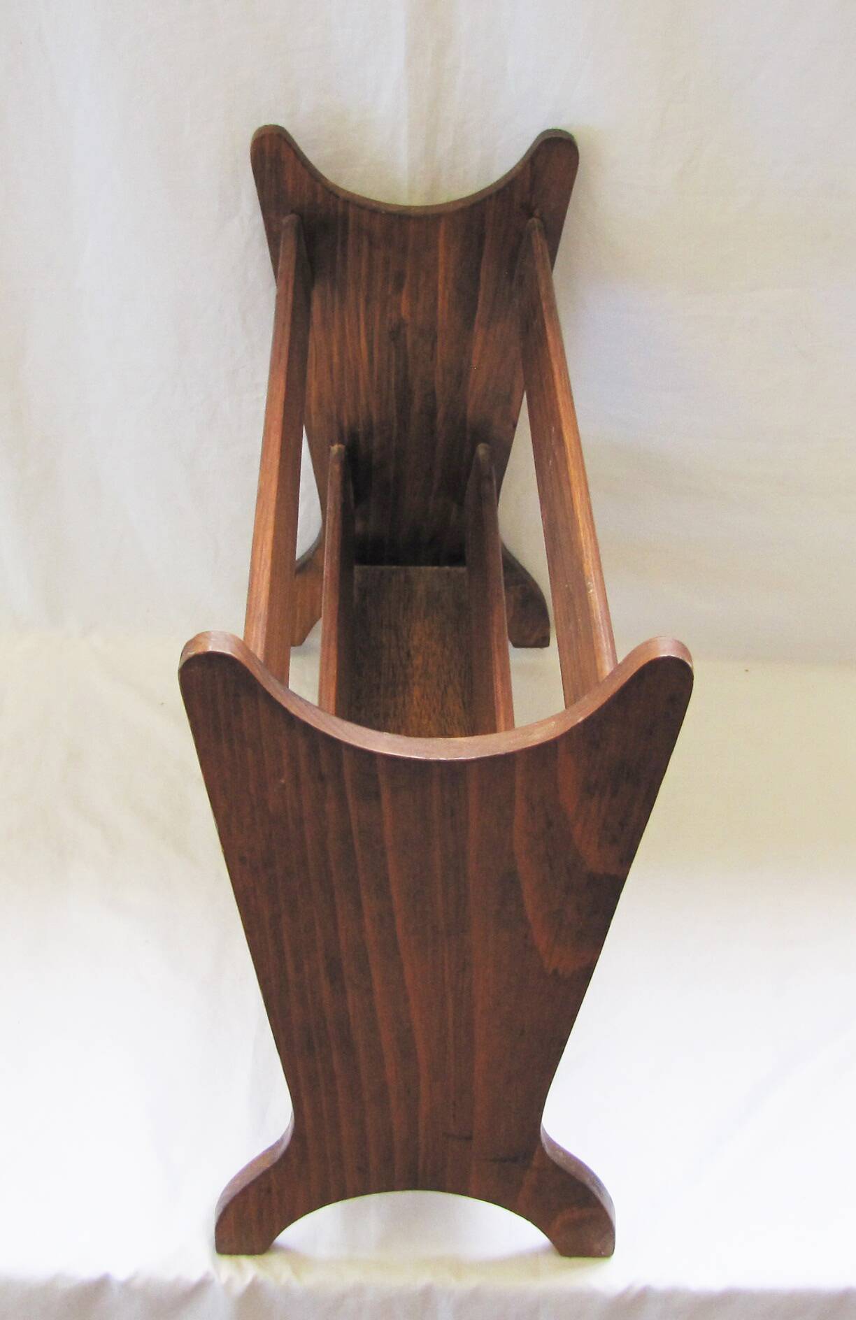 wooden magazine rack n°1