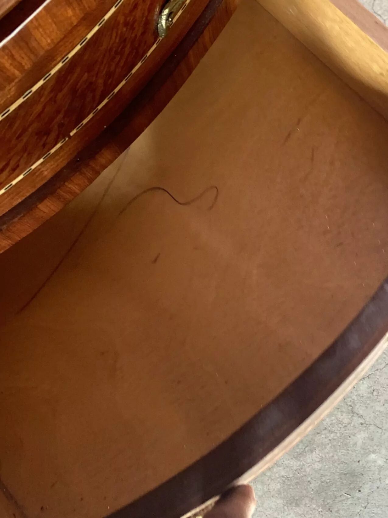 Curved Louis XV style chest of drawers with four drawers – 20th century.