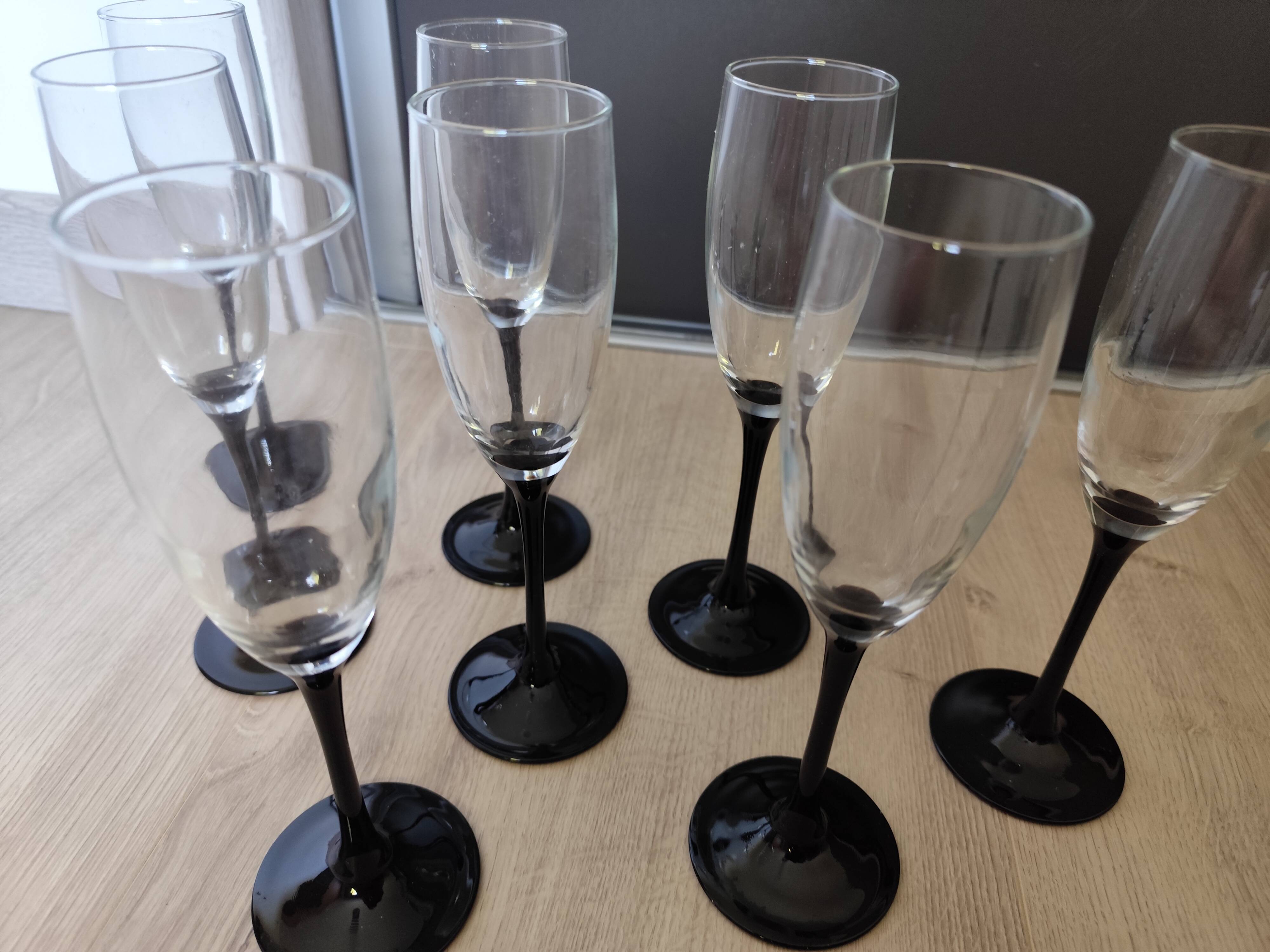 8 Luminarc champagne flutes from the 70s