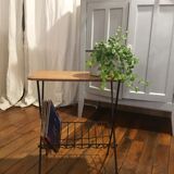 Small table range magazine or vinyl