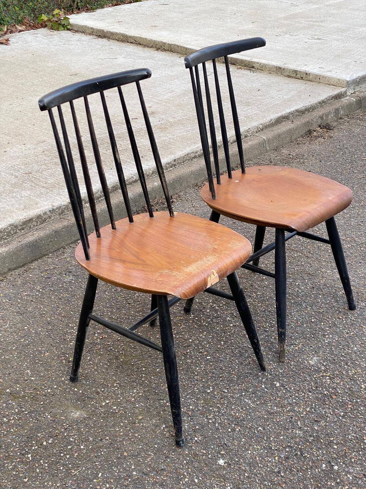 2 Scandinavian Fannett chairs by Ilmari Tapiovaara 1960