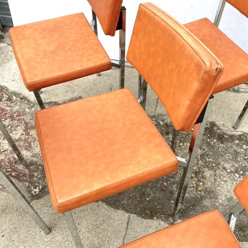 Serie de 4 chaises rétro en simili cuir orange MCA K6 - structure en tube chromé