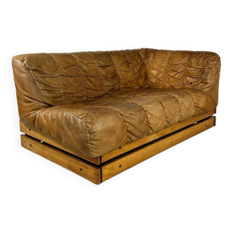 Mid-century cognac leather lounge sofa in oak