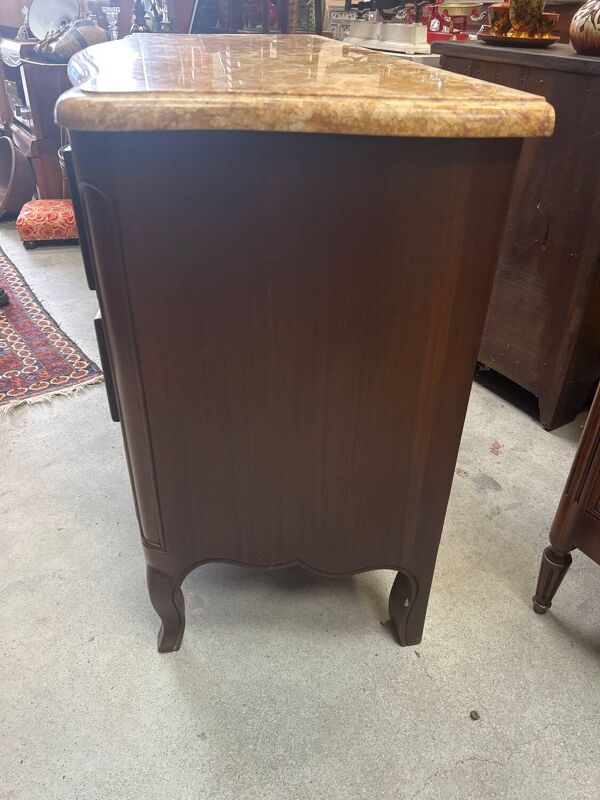 Commode galbée