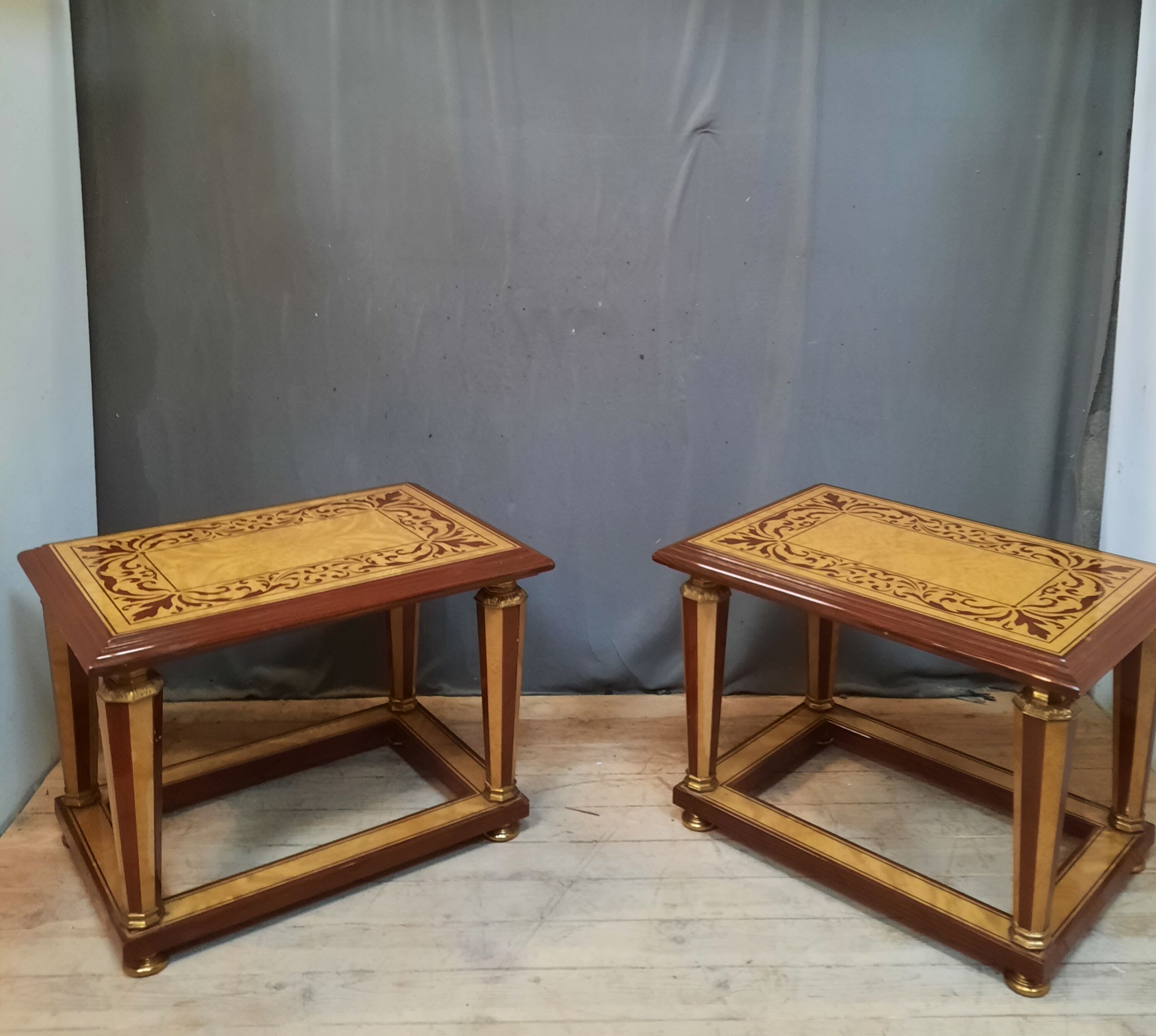 Pair of modern sofa tips