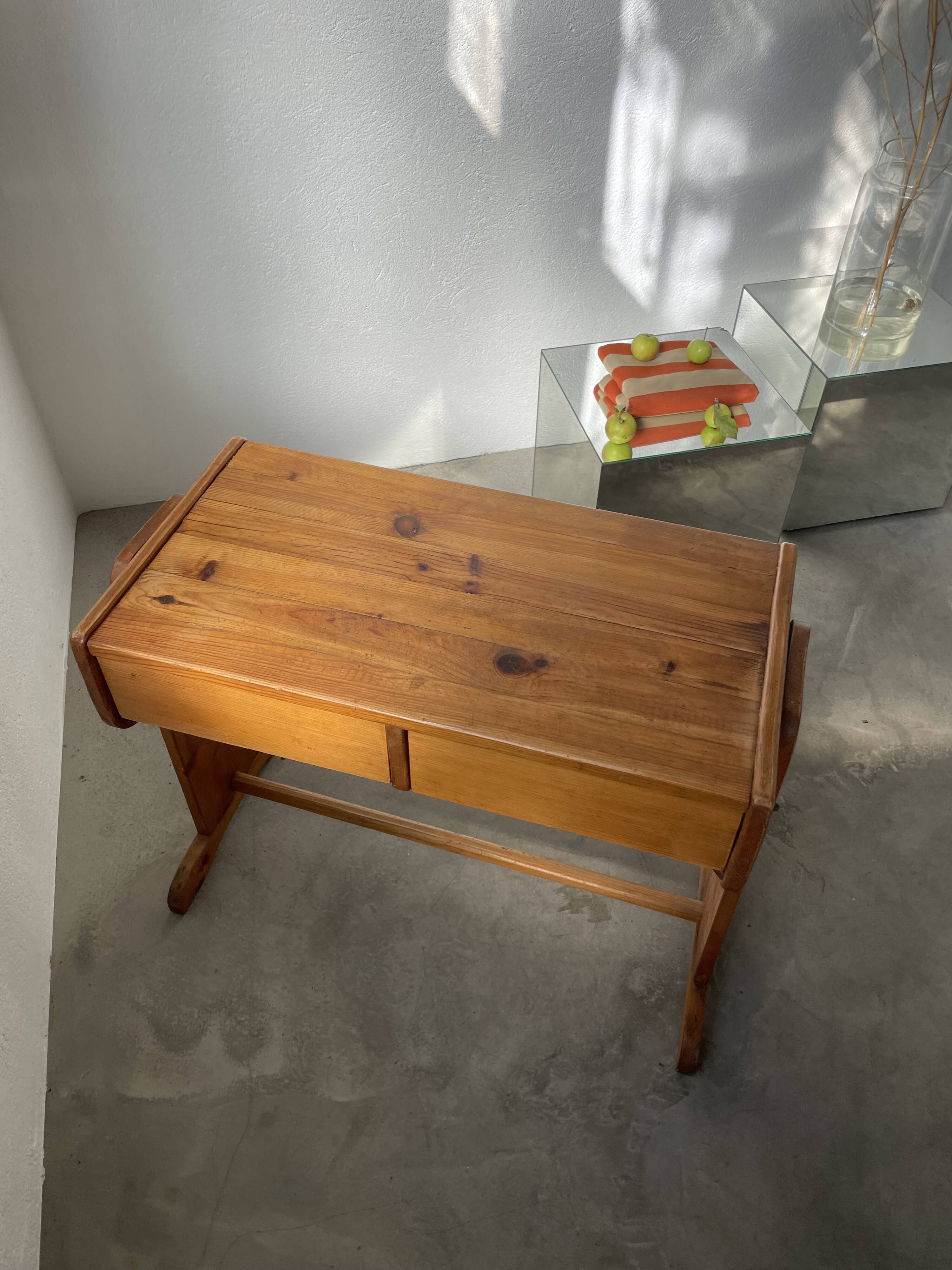Children's pine desk from the 80s