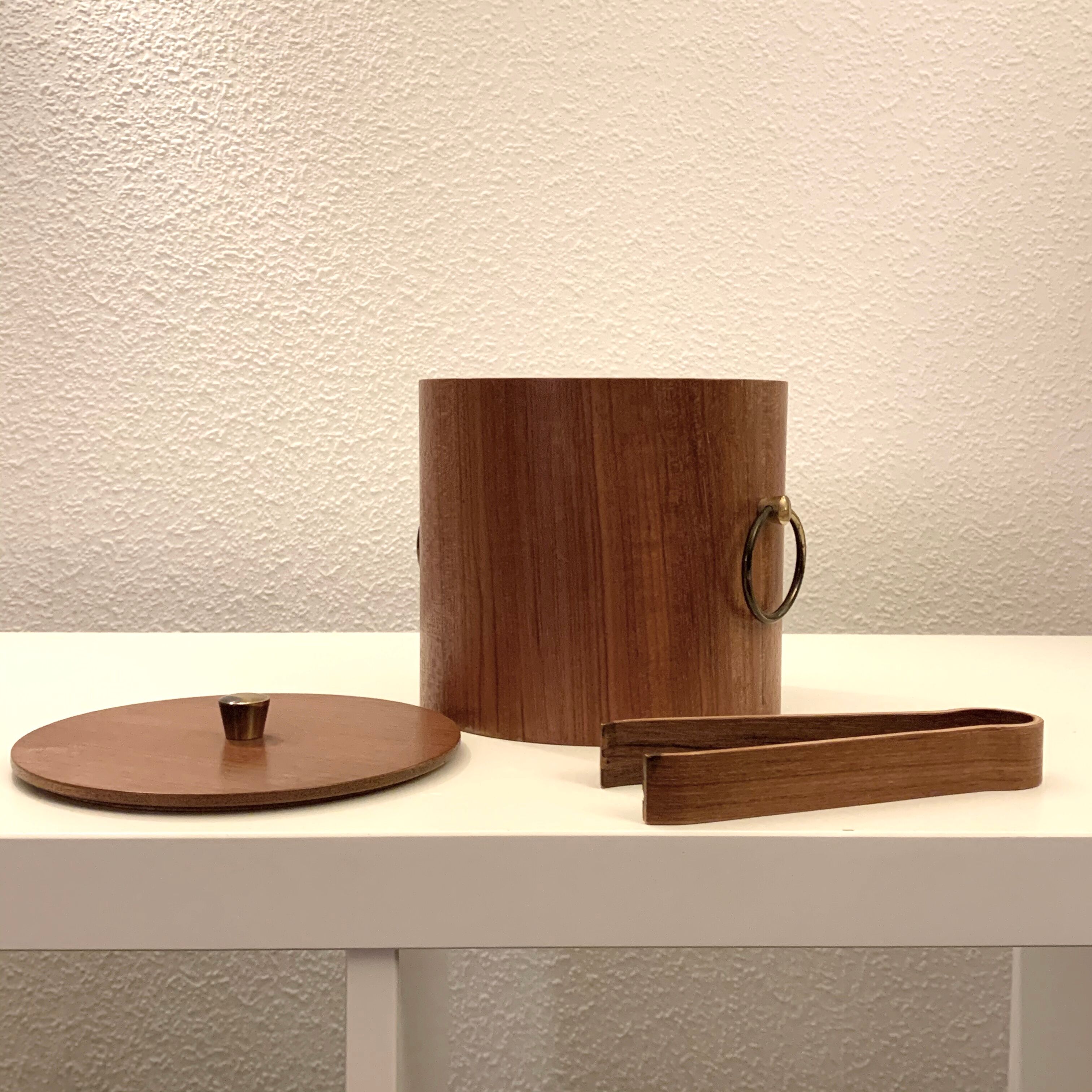 Vintage Scandinavian teak ice bucket - ice cube pinch