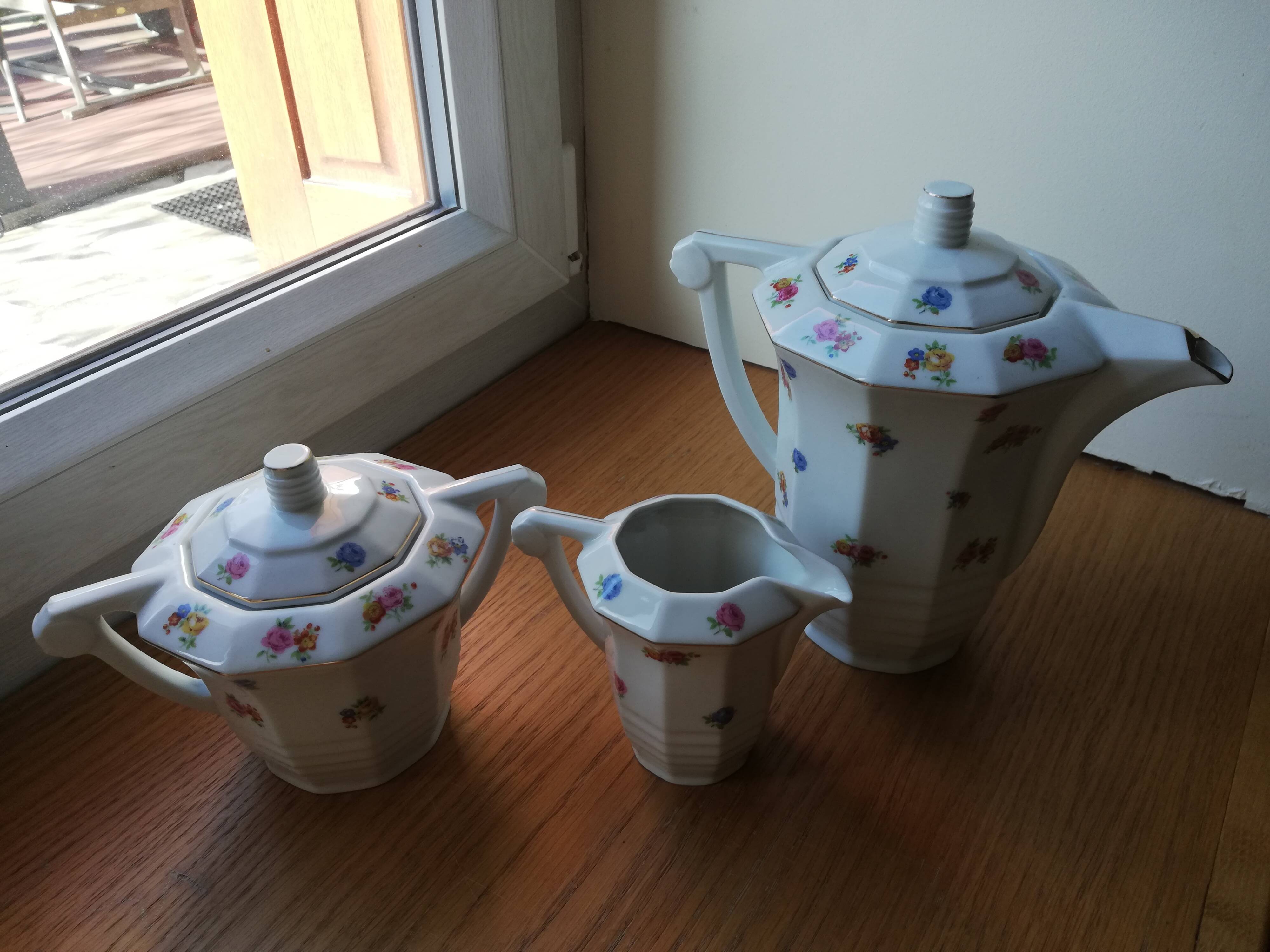 Antique coffee service in fine Limoza porcelain